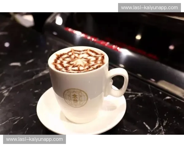 安第斯山脉的火花：当“咖啡军团”遇上“红酒军团”，这是一场关于尊严与梦想的宿命对决